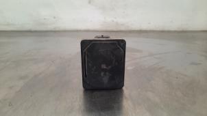 Gebruikte Radar sensor Audi Q4 (F4B) 40 e-tron Prijs € 266,20 Inclusief btw aangeboden door Autohandel Didier