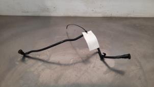 Gebruikte Brandstofleiding Landrover Defender II 2.0 D240 Prijs € 30,25 Inclusief btw aangeboden door Autohandel Didier