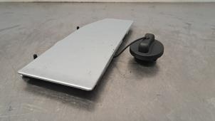 Begagnade Tanklucka Mercedes Sprinter 3,5t (907.6/910.6) 319 CDI 2.0 D RWD Pris € 36,30 Inklusive moms erbjuds av Autohandel Didier