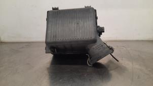 Gebruikte Luchtfilterhuis Landrover Defender I 2.5 TD5 Prijs € 133,10 Inclusief btw aangeboden door Autohandel Didier