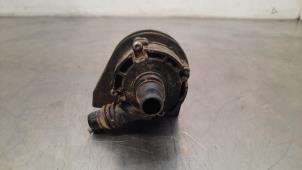 Begagnade Extra vattenpump BMW X2 (F39) sDrive 20i 2.0 16V Twin Power Turbo Pris € 48,40 Inklusive moms erbjuds av Autohandel Didier