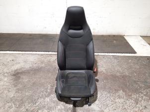 Begagnade Säte, höger Mercedes A (177.0) 1.3 A-250 e Turbo 16V Pris € 266,20 Inklusive moms erbjuds av Autohandel Didier
