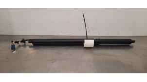 Begagnade Gasfjäder, höger bak BMW X7 xDrive40d 3.0 24V Mild Hybrid Pris € 266,20 Inklusive moms erbjuds av Autohandel Didier