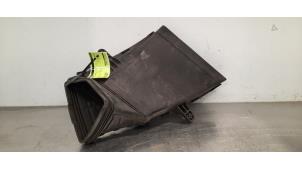 Begagnade Lufttratt Audi SQ5 (8RB) 3.0 TDI V6 24V Pris € 48,40 Inklusive moms erbjuds av Autohandel Didier