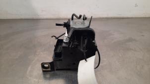 Begagnade ABS-pump Peugeot 308 (F3/FB/FH/FM/FP) 1.2 12V PureTech 130 Pris € 199,65 Inklusive moms erbjuds av Autohandel Didier