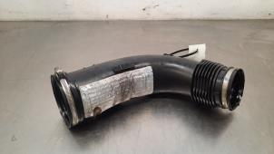 Gebruikte Aanzuigslang Lucht BMW X6 (F16) xDrive40d 3.0 24V Prijs € 30,25 Inclusief btw aangeboden door Autohandel Didier