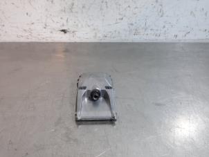 Begagnade Framåtriktad kamera Peugeot 2008 (UD/UK/UR/US/UX) 1.5 BlueHDi 110 Pris € 66,55 Inklusive moms erbjuds av Autohandel Didier