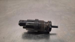 Gebruikte Ruitensproeierpomp voor Mercedes CLA (117.3) 1.6 CLA-180 16V Prijs € 24,20 Inclusief btw aangeboden door Autohandel Didier