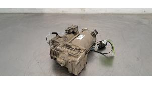 Używane Pompa powietrza (zawieszenie) Landrover Discovery IV (LAS) 3.0 SD V6 24V Cena € 399,30 Z VAT oferowane przez Autohandel Didier