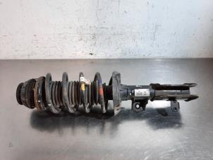 Begagnade Stötdämpare, höger fram Hyundai i10 1.0 12V Pris € 133,10 Inklusive moms erbjuds av Autohandel Didier