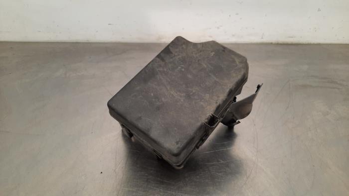 Säkringsbox från en Suzuki SX4 S-Cross (JY) 1.4 Booster Jet Turbo 16V AllGrip 2019