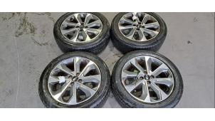 Begagnade Hjuluppsättning + däck Kia Stonic (YB) 1.0i T-GDi 12V Pris € 1.058,75 Inklusive moms erbjuds av Autohandel Didier