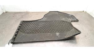 Gebruikte Stoelmat Mercedes Sprinter 3,5t (907.6/910.6) 314 CDI 2.1 D FWD Prijs € 42,35 Inclusief btw aangeboden door Autohandel Didier