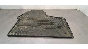 Gebruikte Stoelmat Mercedes Sprinter 3,5t (907.6/910.6) 314 CDI 2.1 D FWD Prijs € 42,35 Inclusief btw aangeboden door Autohandel Didier