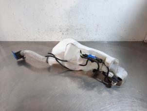 Begagnade Spolartank, vindruta Jaguar F-Pace 2.0 Turbo 16V AWD Pris € 36,30 Inklusive moms erbjuds av Autohandel Didier