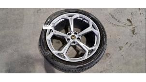 Begagnade Hjul + däck Lamborghini Urus 4.0 V8 S, Performante Pris € 1.573,00 Inklusive moms erbjuds av Autohandel Didier