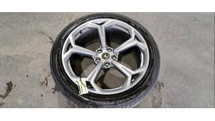 Begagnade Hjul + däck Lamborghini Urus 4.0 V8 S, Performante Pris € 1.573,00 Inklusive moms erbjuds av Autohandel Didier