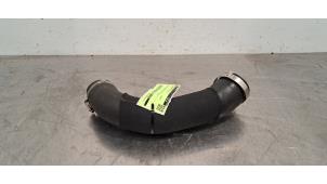 Begagnade Laddluftkylarslang Lamborghini Urus 4.0 V8 S, Performante Pris € 42,35 Inklusive moms erbjuds av Autohandel Didier