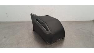 Begagnade Tätningsskydd, C, höger Lamborghini Urus 4.0 V8 S, Performante Pris € 266,20 Inklusive moms erbjuds av Autohandel Didier