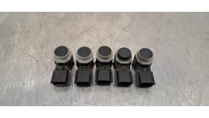 Begagnade Parkeringssensorset Renault Arkana (RJLL) 1.6 E-Tech 145 16V Pris € 133,10 Inklusive moms erbjuds av Autohandel Didier