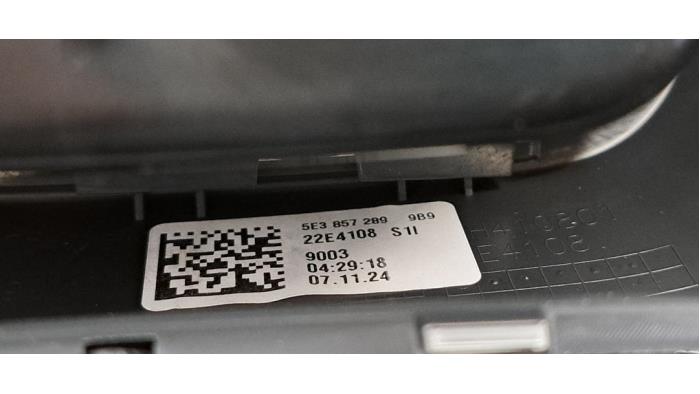 Luchtrooster achter van een Skoda Octavia Combi (NXAC) 2.0 TDI GreenTec 16V 2024