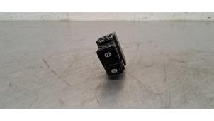 Gebruikte Handrem schakelaar Volvo XC40 (XZ) 1.5 T2 12V Prijs € 54,45 Inclusief btw aangeboden door Autohandel Didier