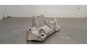 Begagnade Motorfäste Volvo XC40 (XZ) Single Motor 69 kWh Pris € 36,30 Inklusive moms erbjuds av Autohandel Didier