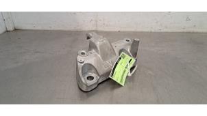 Begagnade Motorfäste Volvo XC40 (XZ) Single Motor 69 kWh Pris € 36,30 Inklusive moms erbjuds av Autohandel Didier