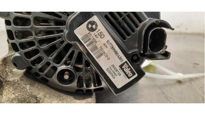 Dynamo från en BMW X5 (E53) 3.0d 24V 2004
