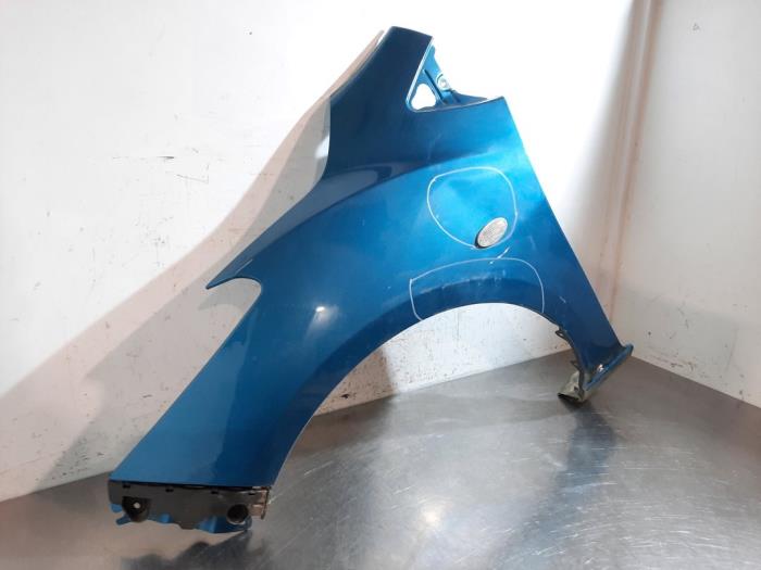 Framskärm, vänster från en Mazda 2 (DE) 1.3 16V MZR 2011