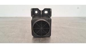 Gebruikte Luidspreker Hyundai Santa Fe IV 1.6 T-GDI Hybrid HTRAC Prijs € 30,25 Inclusief btw aangeboden door Autohandel Didier