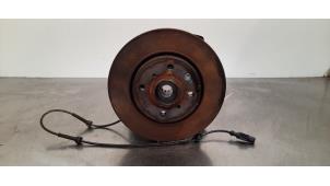 Begagnade Spindel, höger fram Toyota Aygo (B40) 1.0 12V VVT-i Pris € 66,55 Inklusive moms erbjuds av Autohandel Didier