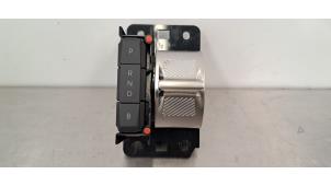 Begagnade Lägesbrytare, automatisk växellåda Peugeot 408 1.6 16V HYbrid 180 Pris € 60,50 Inklusive moms erbjuds av Autohandel Didier