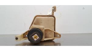 Begagnade Styrservotank Fiat Ducato (250) 2.3 D 160 Multijet AdBlue Pris € 42,35 Inklusive moms erbjuds av Autohandel Didier