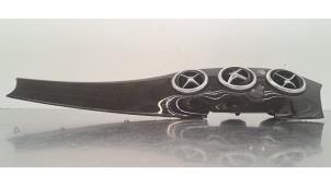 Begagnade Luftmunstycke, instrumentbräda Mercedes CLA (117.3) 1.6 CLA-200 16V Pris € 266,20 Inklusive moms erbjuds av Autohandel Didier