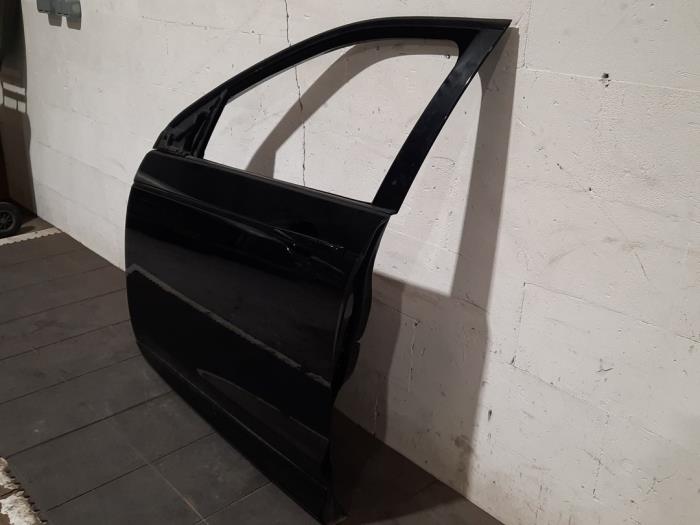 Portier 4Deurs links-voor van een Land Rover Discovery Sport (LC) 2.0 TD4 150 16V 2018