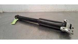 Begagnade Stötdämpare, höger bak Opel Insignia Grand Sport 1.6 CDTI 16V 136 Pris € 48,40 Inklusive moms erbjuds av Autohandel Didier