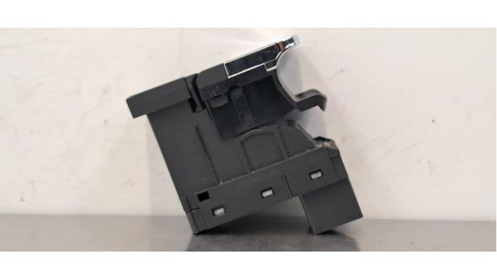 Brytare, parkeringsbroms från en Seat Leon (5FB) 1.0 TSI 12V 2020