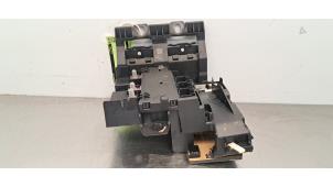 Używane Skrzynka bezpieczników BMW X4 (G02) xDrive 20i 2.0 TwinPower 16V Mild Hybrid Cena € 66,55 Z VAT oferowane przez Autohandel Didier