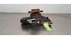 Begagnade Spindel, höger fram Mercedes Sprinter 3,5t (907.6/910.6) 317 CDI 2.0 D RWD Pris € 229,90 Inklusive moms erbjuds av Autohandel Didier