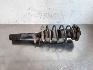 Begagnade Stötdämpare, vänster fram Volkswagen Caddy IV 2.0 TDI 75 Pris € 96,80 Inklusive moms erbjuds av Autohandel Didier