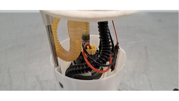 Elektrisk bränslepump från en Renault Trafic (1FL/2FL/3FL/4FL) 1.6 dCi Twin Turbo 2019