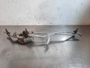 Begagnade Torkarmotor + mekanism Mercedes C (W205) C-160 1.6 16V Pris € 133,10 Inklusive moms erbjuds av Autohandel Didier