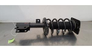 Gebruikte Schokdemper links-voor Opel Vivaro 2.0 Diesel 145 Prijs € 66,55 Inclusief btw aangeboden door Autohandel Didier