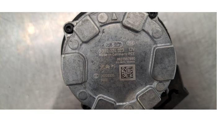 Extra vattenpump från en Opel Astra L (F3/FB/FM/FP) Electric 54 kWh 2022