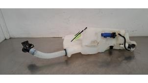 Begagnade Spolartank, vindruta Landrover Range Rover Velar (LY) 3.0 D300 AWD Pris € 36,30 Inklusive moms erbjuds av Autohandel Didier