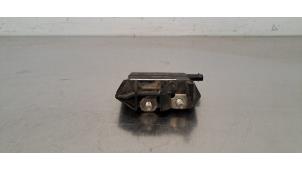 Gebruikte Spanningsregelaar Mercedes C (W205) C-220d 2.0 Turbo 16V Prijs € 48,40 Inclusief btw aangeboden door Autohandel Didier