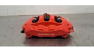 Używane Zacisk hamulcowy prawy tyl Porsche 911 (991) 3.4 24V Carrera 4 Cena na żądanie oferowane przez Autohandel Didier