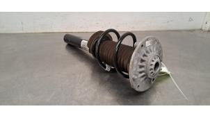 Gebruikte Schokdemper rechts-voor Mini Mini (F56) 1.5 12V Cooper Prijs € 133,10 Inclusief btw aangeboden door Autohandel Didier