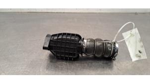 Używane Rura chlodnicy miedzystopniowej Peugeot 308 (L3/L8/LB/LH/LP) 1.6 BlueHDi 120 Cena € 36,30 Z VAT oferowane przez Autohandel Didier